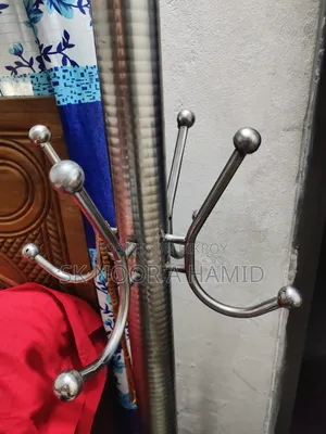 কাপড় ঝোলানোর হ্যাঙ্গার