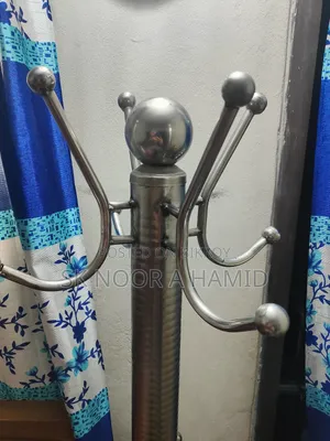 কাপড় ঝোলানোর হ্যাঙ্গার