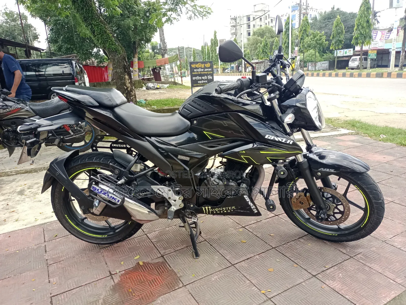 সুজুকি জিক্সার এফআই এবিএস ২০২৪ কালো