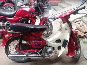 Honda 1977 Red