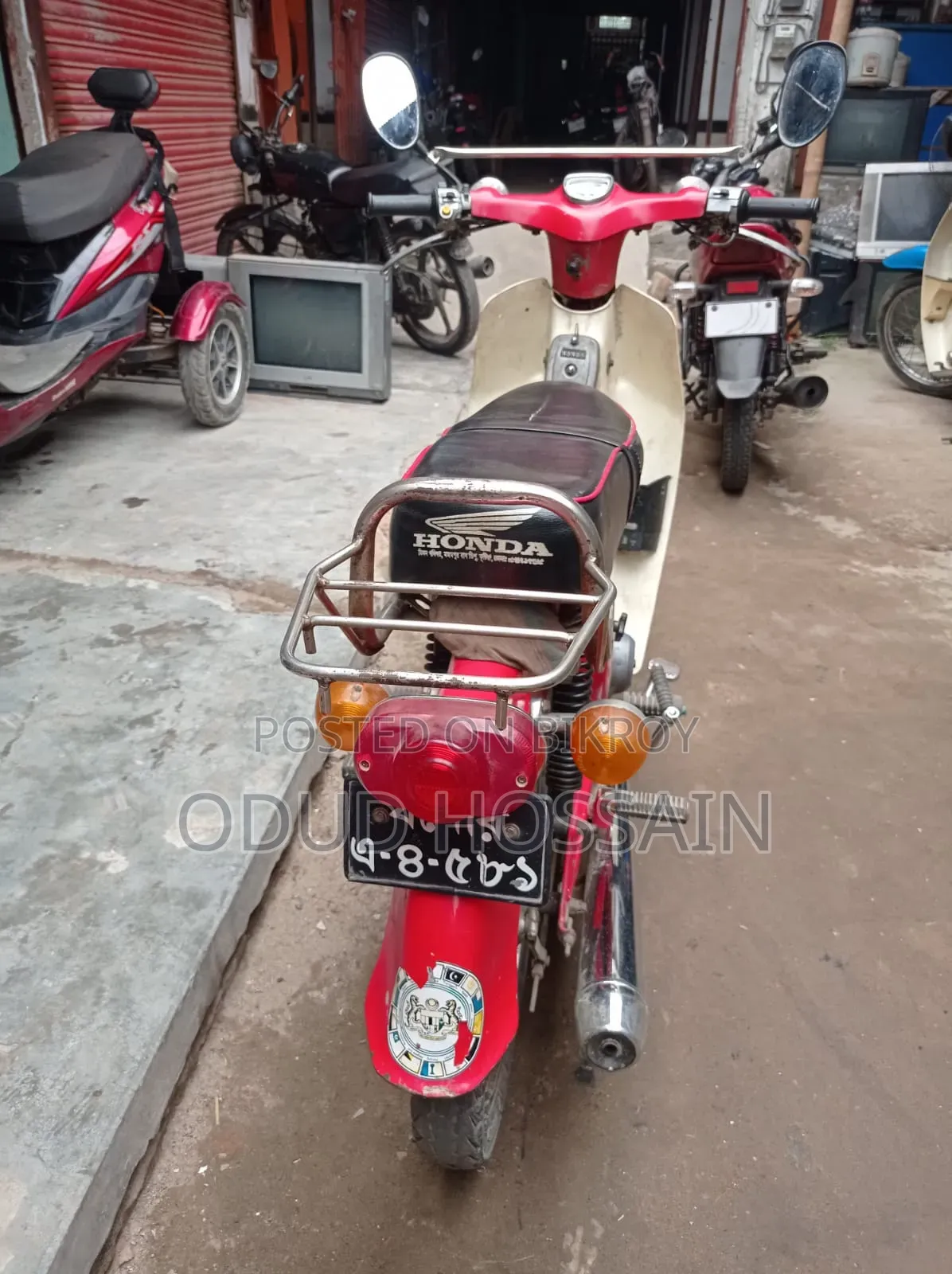 Honda 1977 Red