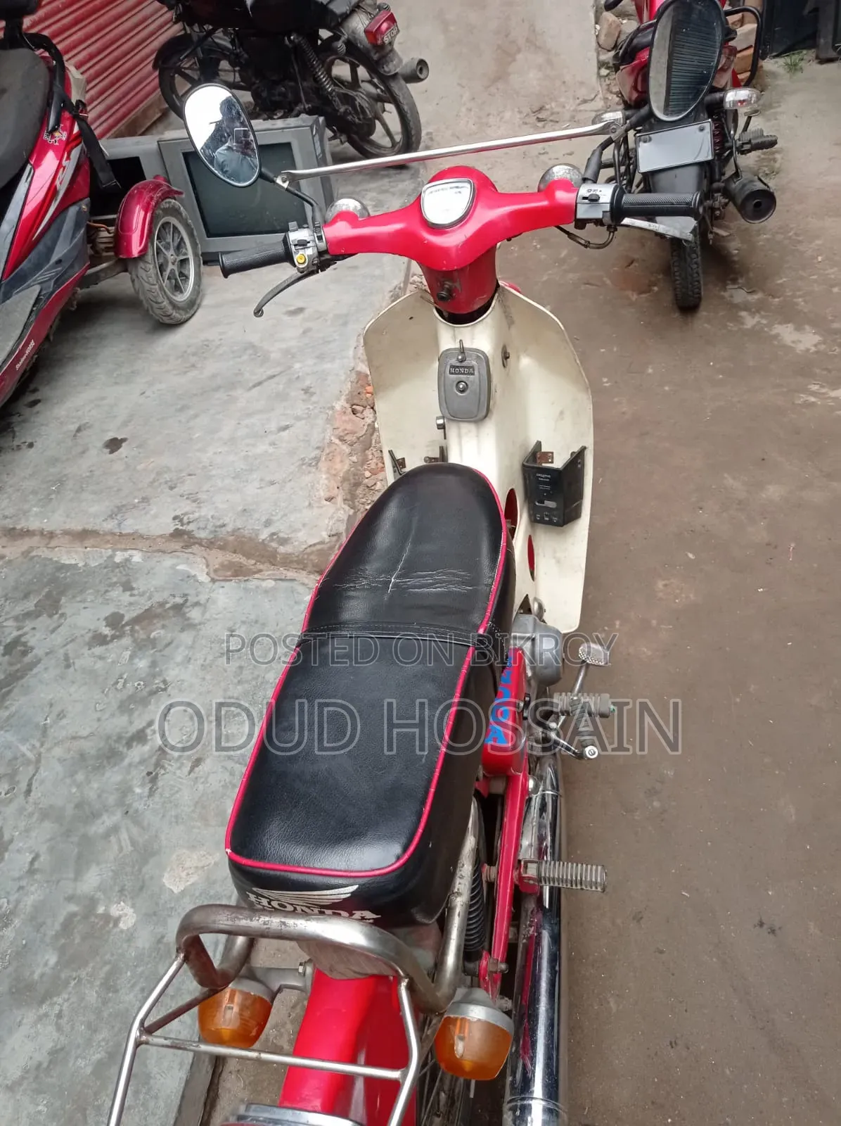 Honda 1977 Red