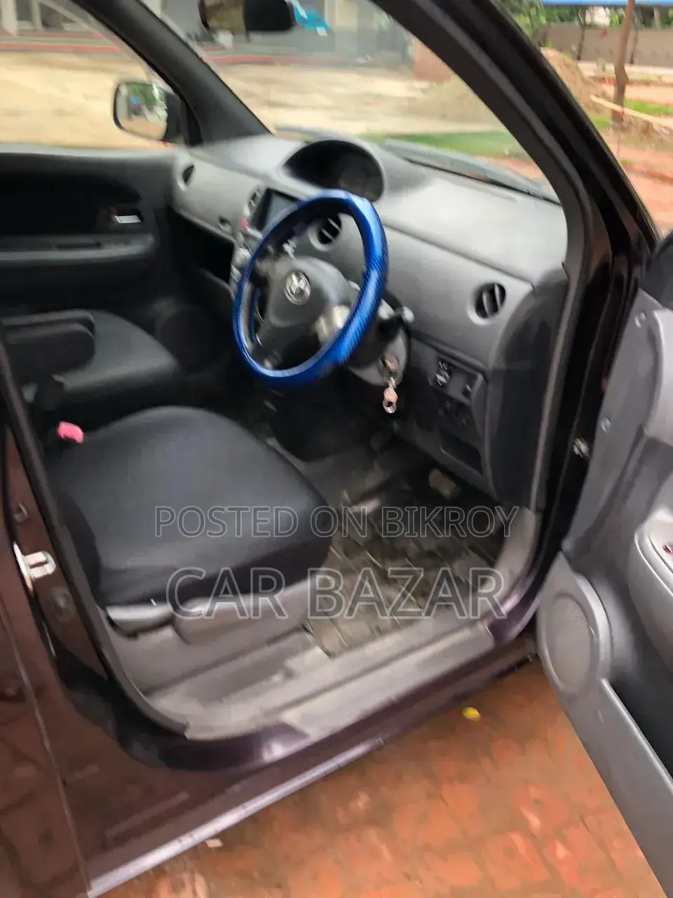 Toyota Sienta 2013 Purple