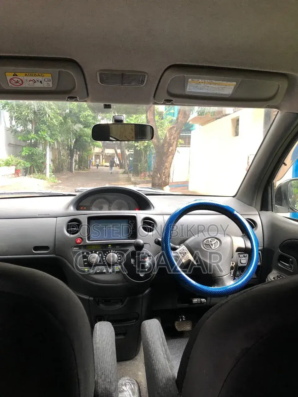 Toyota Sienta 2013 Purple