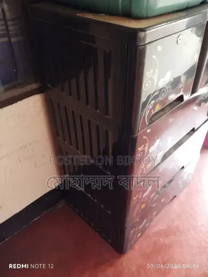 Moving house, so selling furniture quickly/urgently.