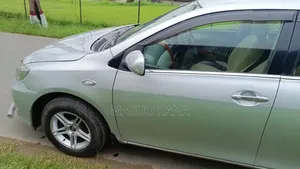 Toyota Axio 1.5 G 2WD 2010 Silver