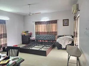 4-bedroom Apartment in Gulshan for Rent