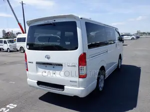 Toyota HiAce 2023 Pearl