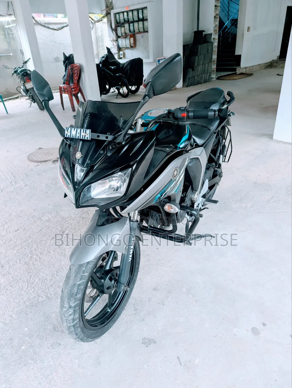 Yamaha 2022 Black