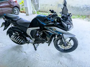Yamaha 2022 Black