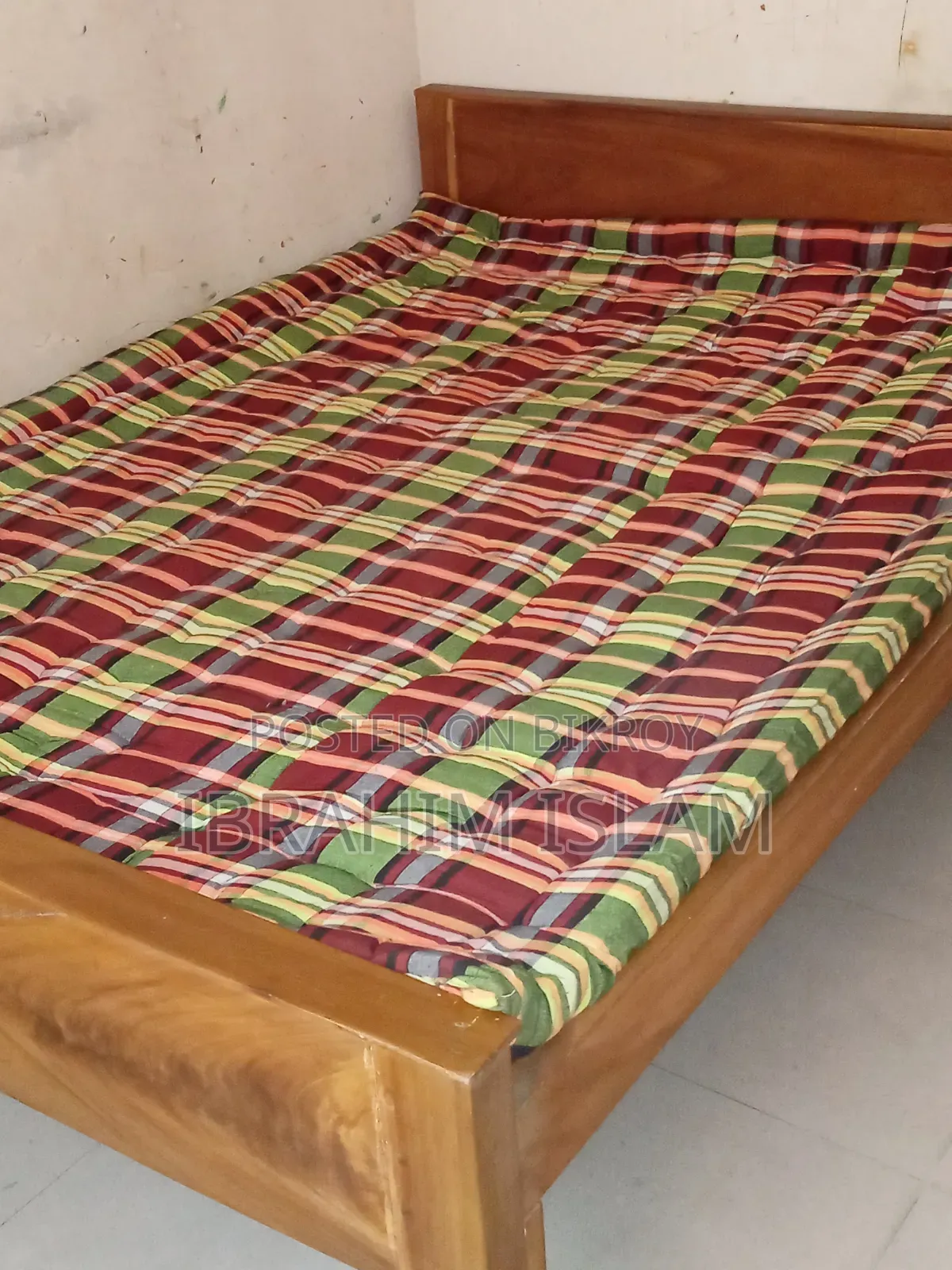 Bed and mattress for sale 5/7 feet