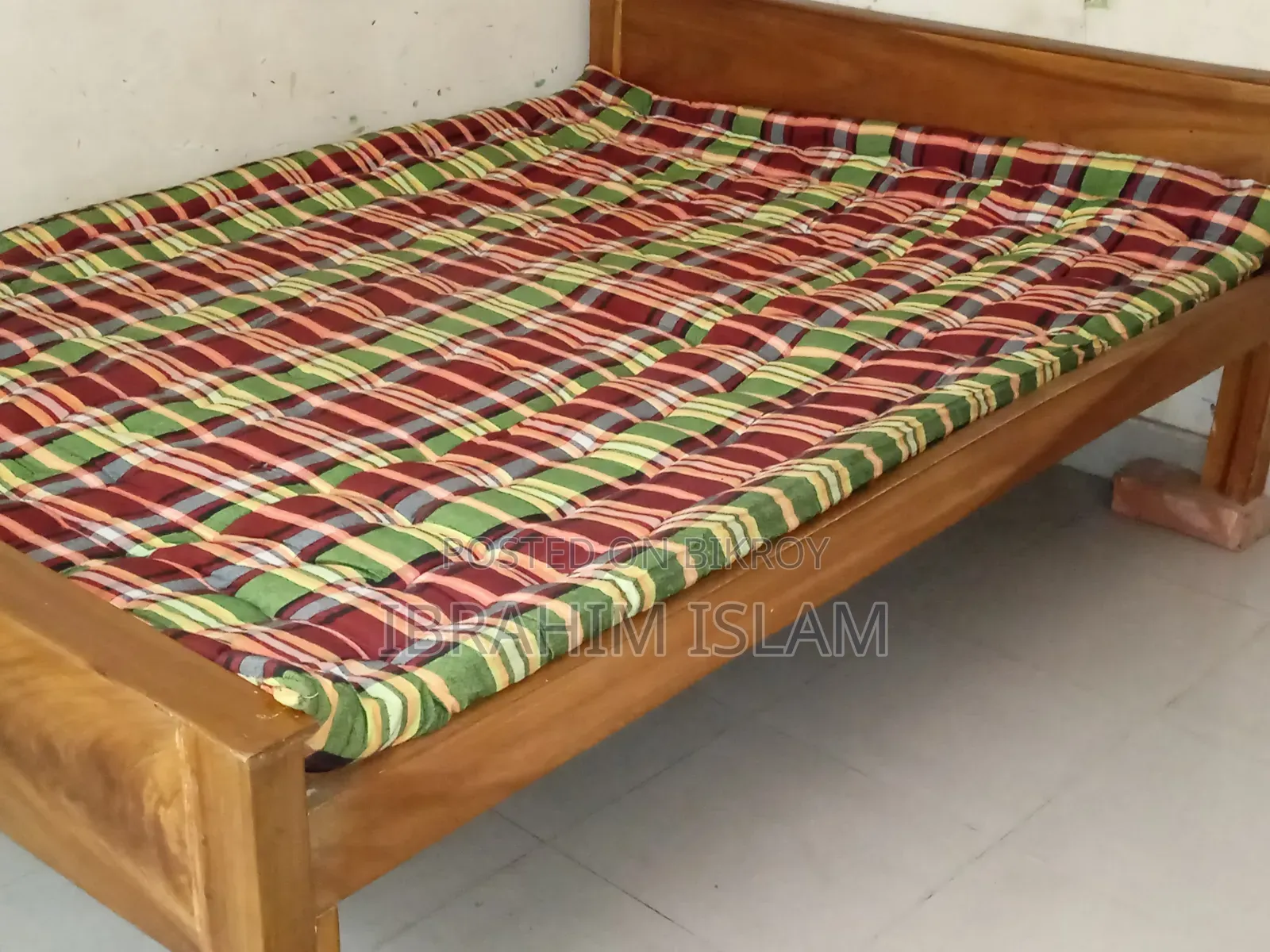 Bed and mattress for sale 5/7 feet