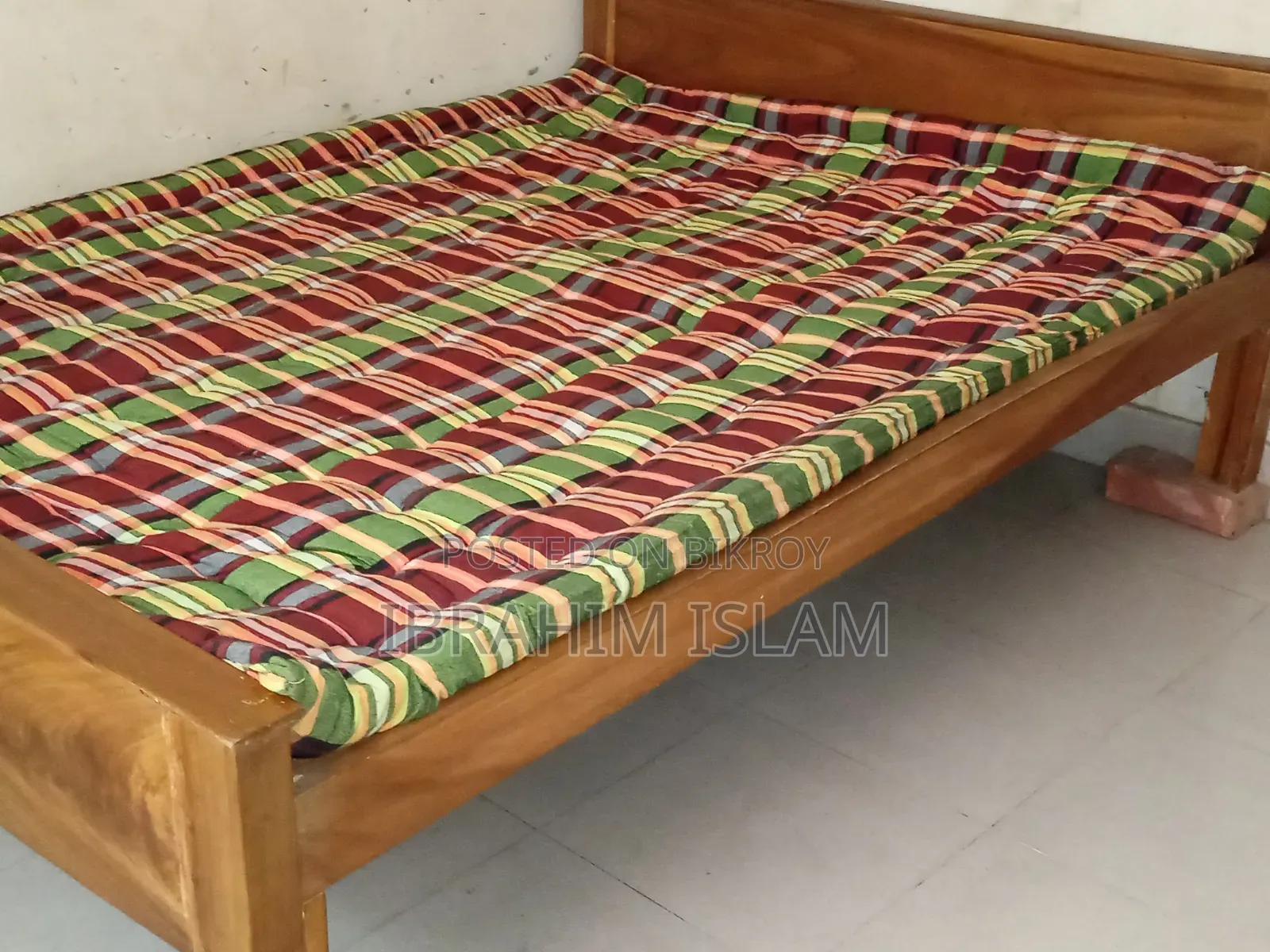Bed and mattress for sale 5/7 feet