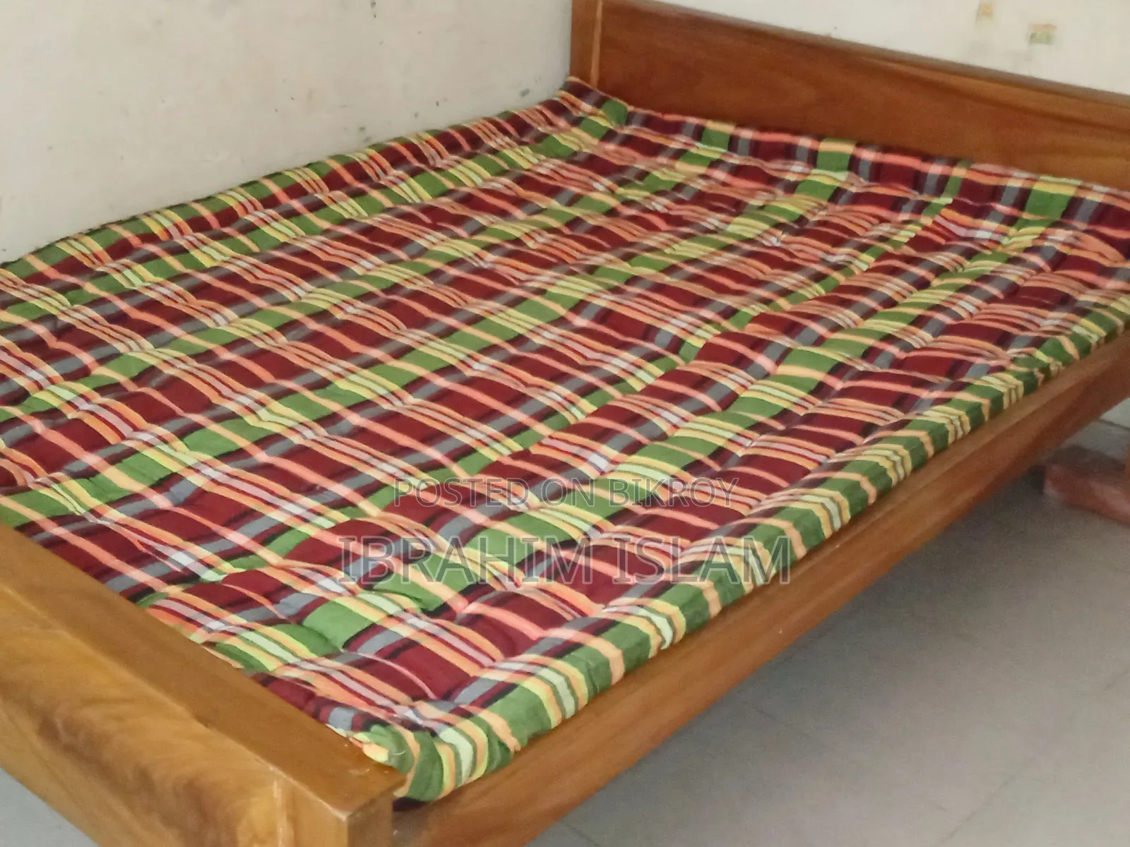 Bed and mattress for sale 5/7 feet