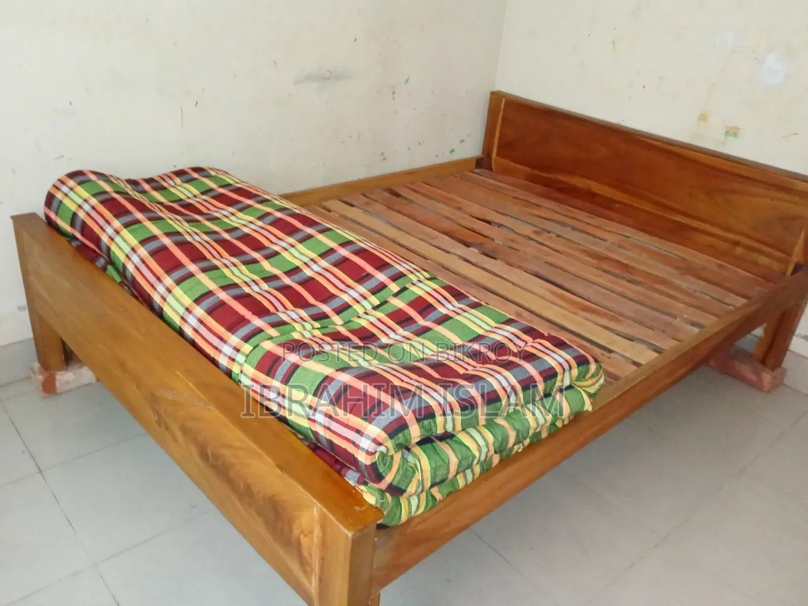 Bed and mattress for sale 5/7 feet