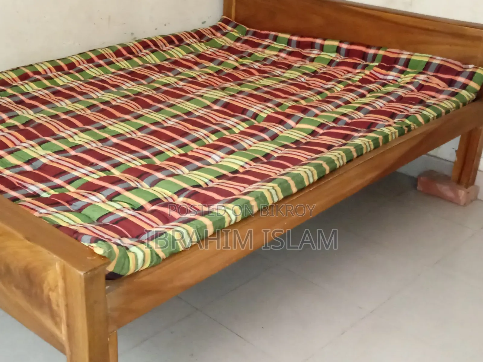 Bed and mattress for sale 5/7 feet