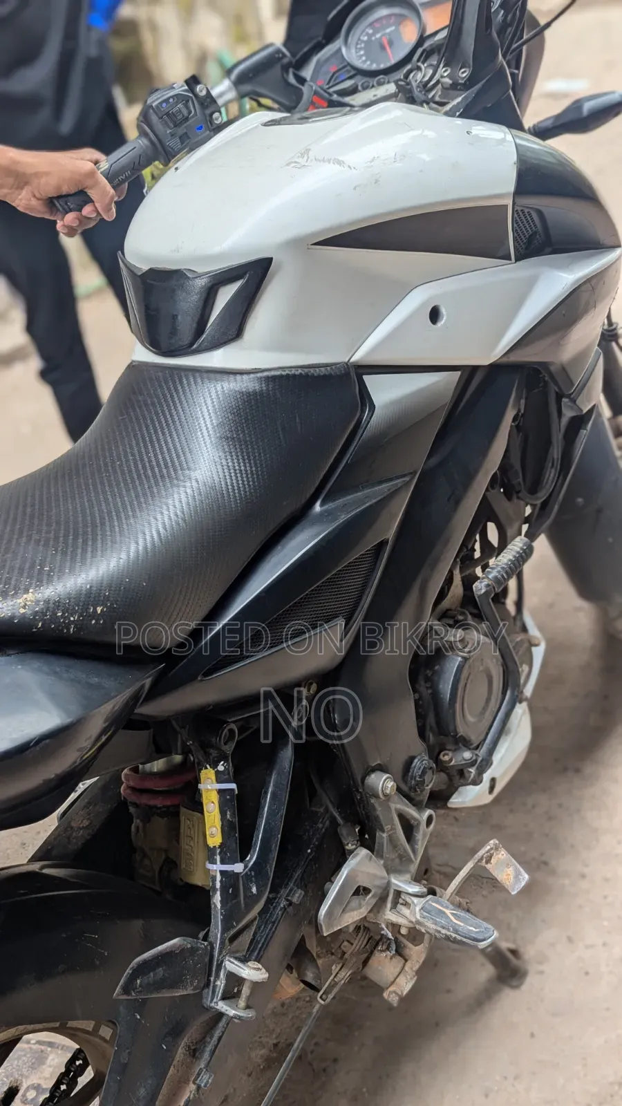 Bajaj Pulsar NS 160 2018 White