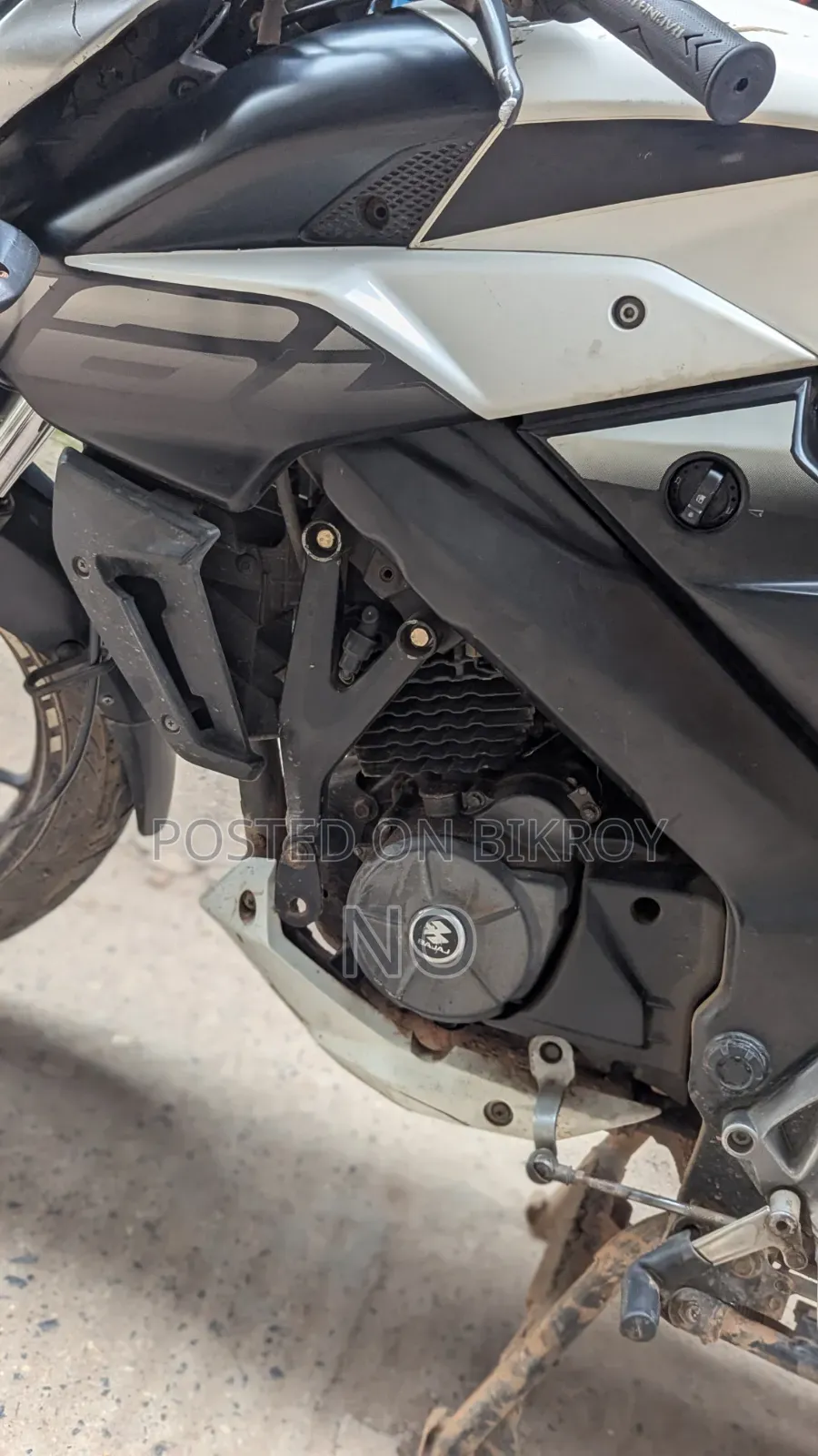 Bajaj Pulsar NS 160 2018 White