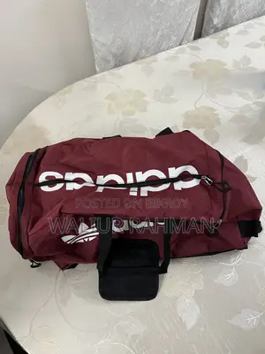 অ্যাডিডাস ব্যাকপ্যাক