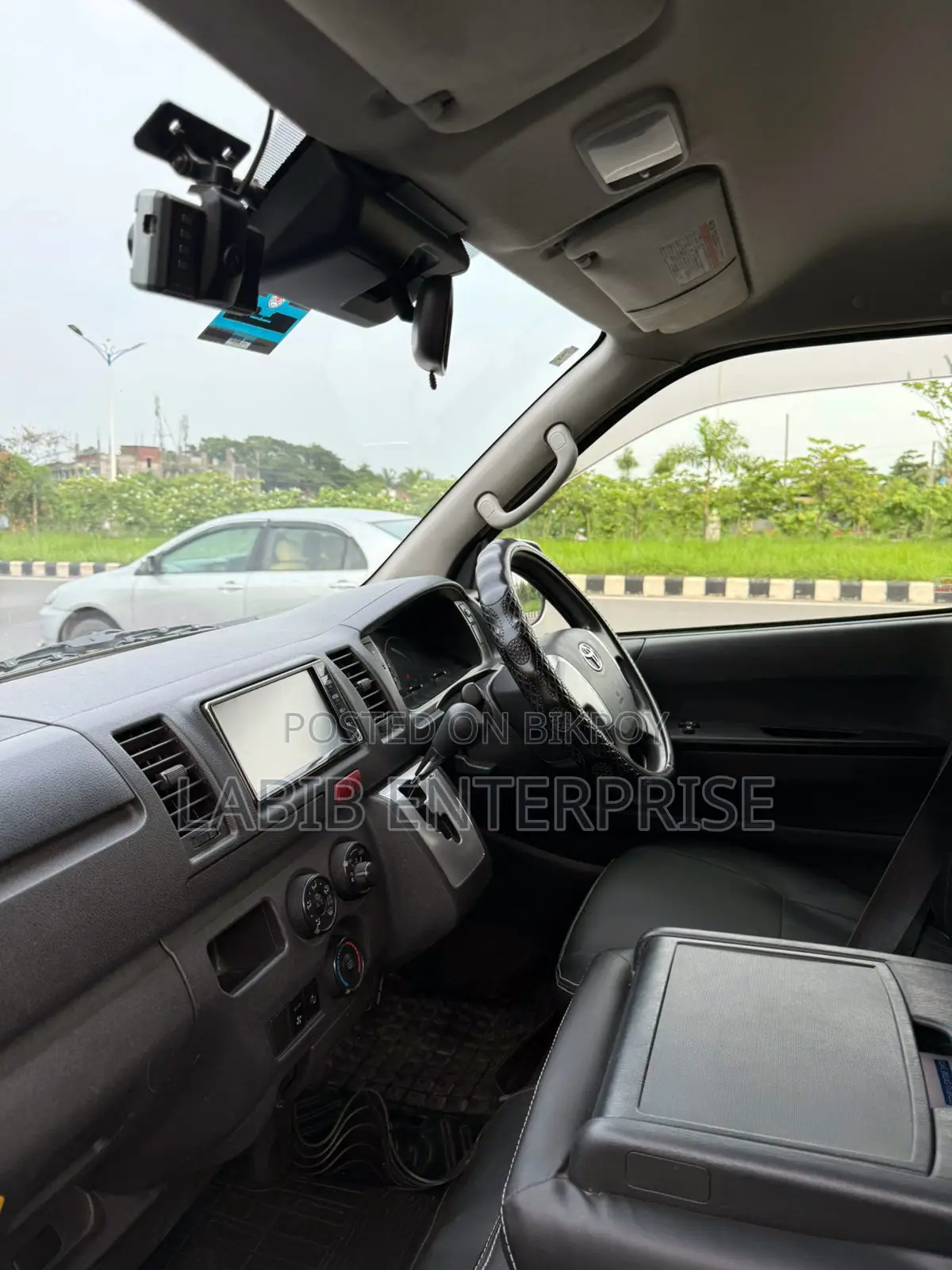 Toyota HiAce 2020 White