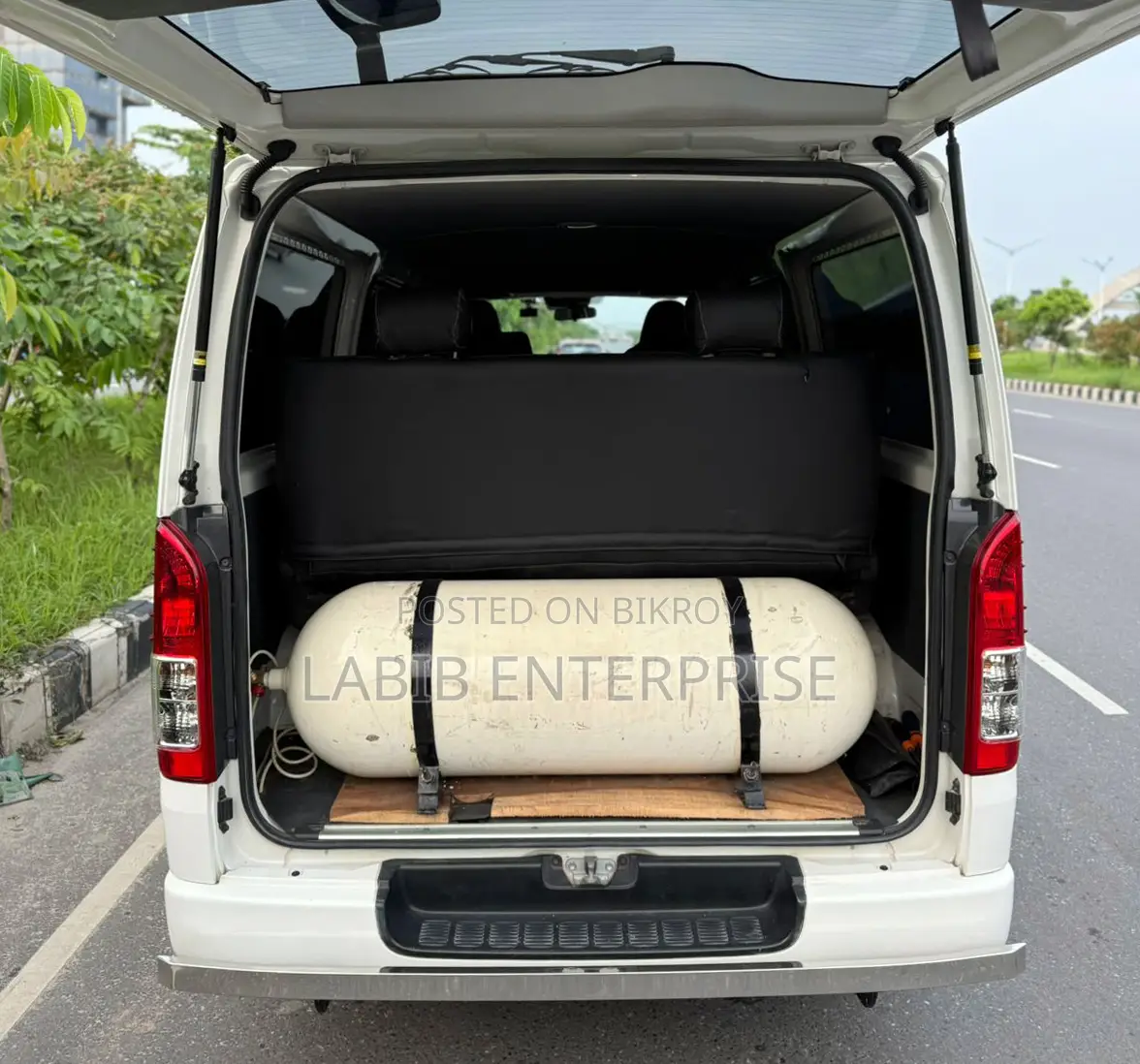 Toyota HiAce 2020 White
