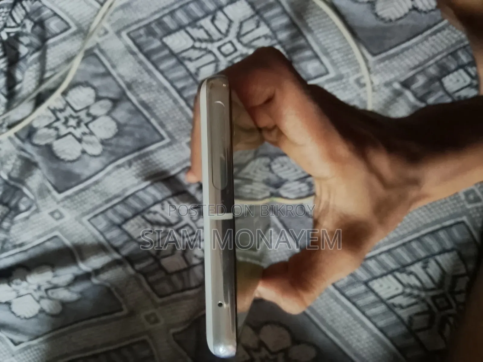 গুগল পিক্সেল ৭ প্রো ১২৮ জিবি সাদা