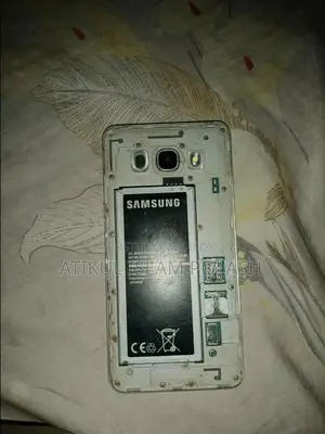 Samsung Galaxy J5 16 GB Black