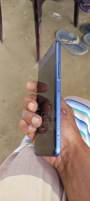 Vivo Y21 64 GB Blue
