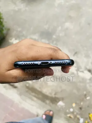 অ্যাপল আইফোন এসই (২০২০) ৬৪ জিবি কালো