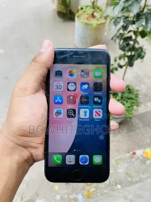 অ্যাপল আইফোন এসই (২০২০) ৬৪ জিবি কালো