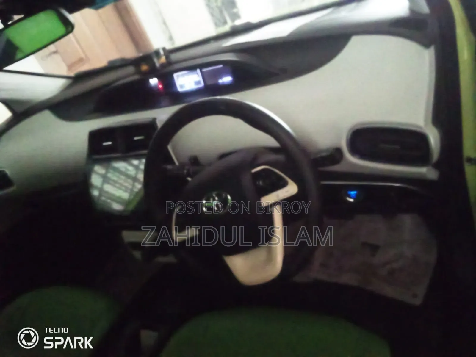 Toyota Prius 2015 Pearl