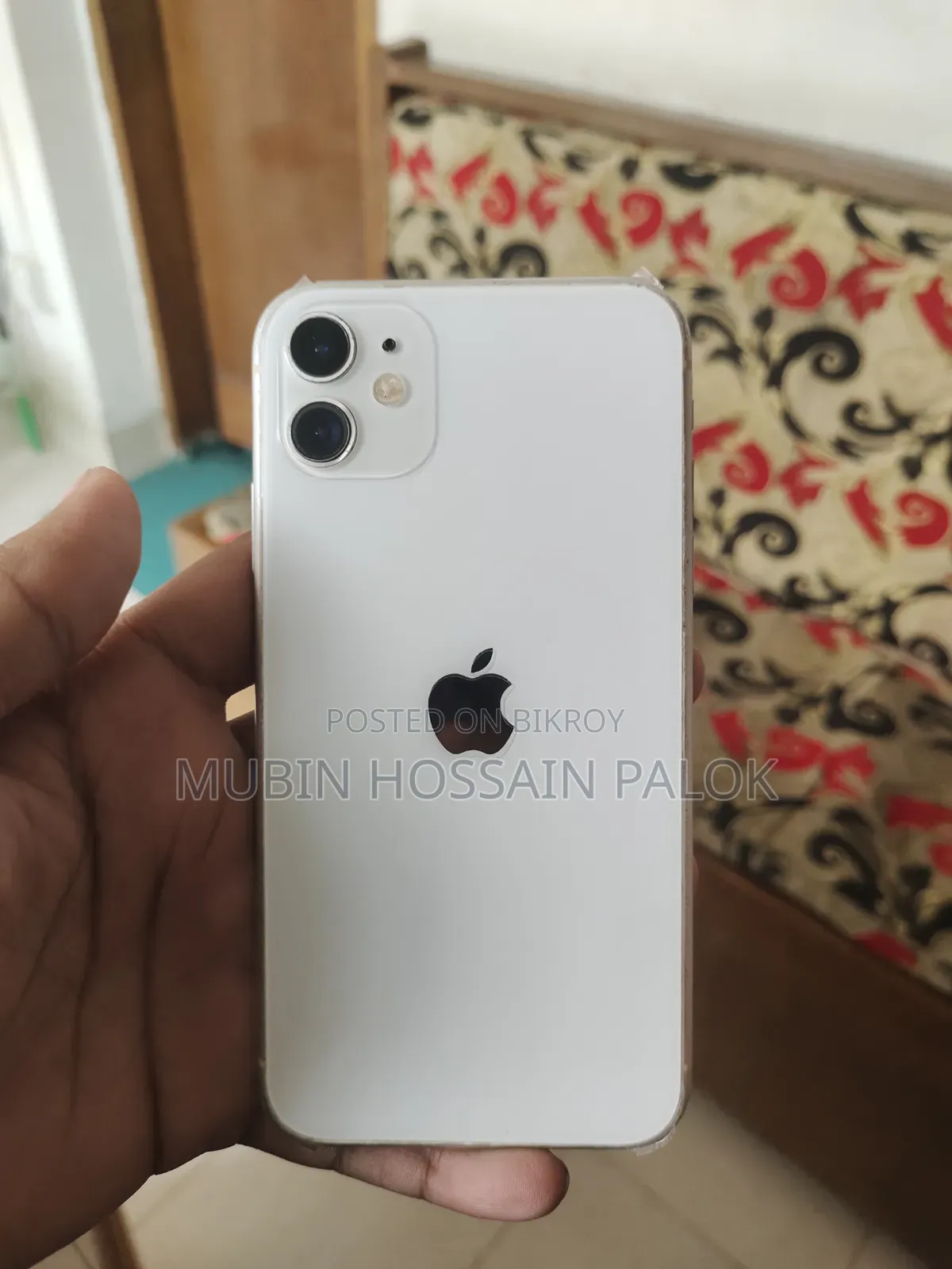 অ্যাপল আইফোন ১১ ৬৪ জিবি সাদা