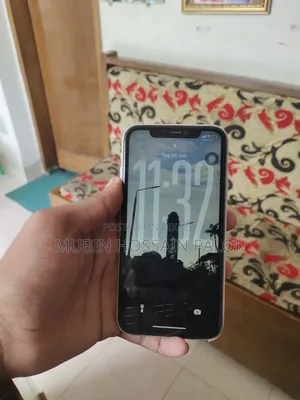 অ্যাপল আইফোন ১১ ৬৪ জিবি সাদা