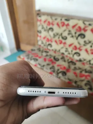 অ্যাপল আইফোন ১১ ৬৪ জিবি সাদা