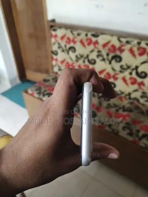 অ্যাপল আইফোন ১১ ৬৪ জিবি সাদা
