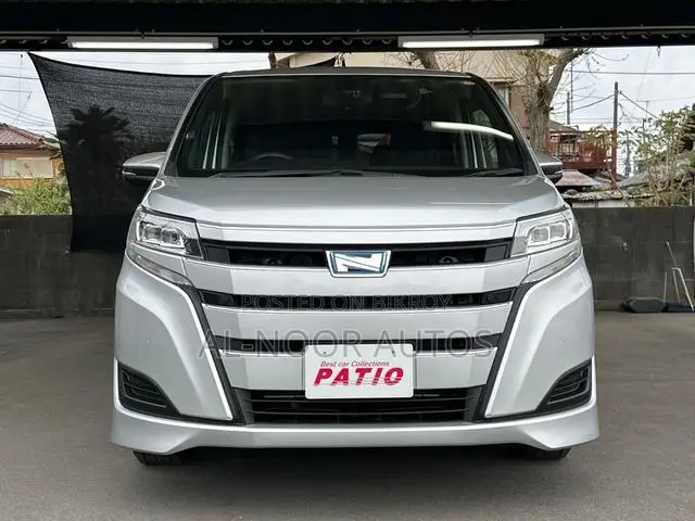 Toyota Noah 2021 Silver