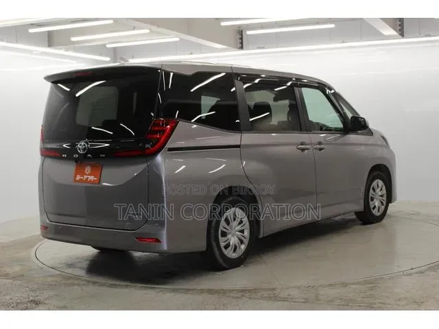 Toyota Noah 2022 Brown