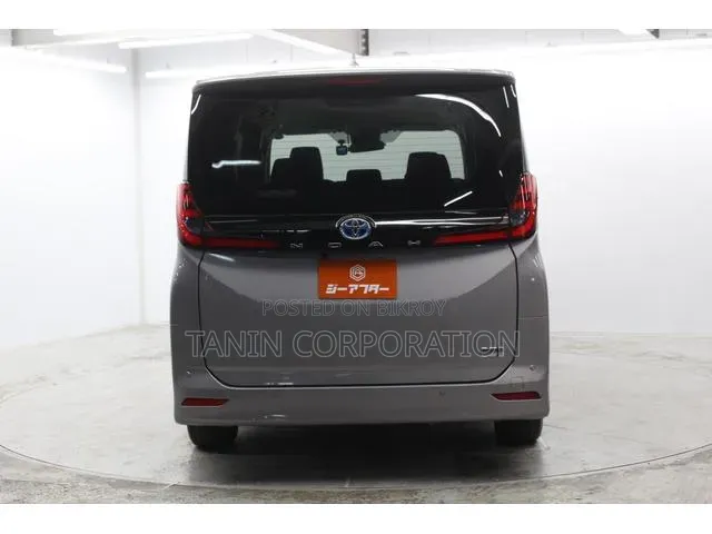 Toyota Noah 2022 Brown