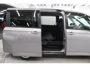 Toyota Noah 2022 Brown