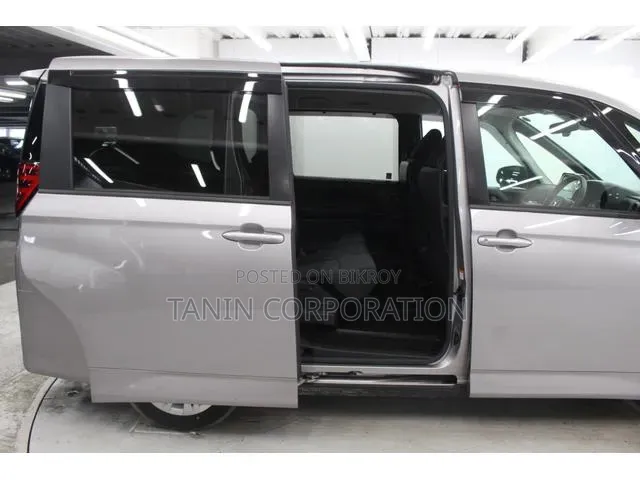 Toyota Noah 2022 Brown