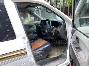 Toyota Grand HiAce 2001 White