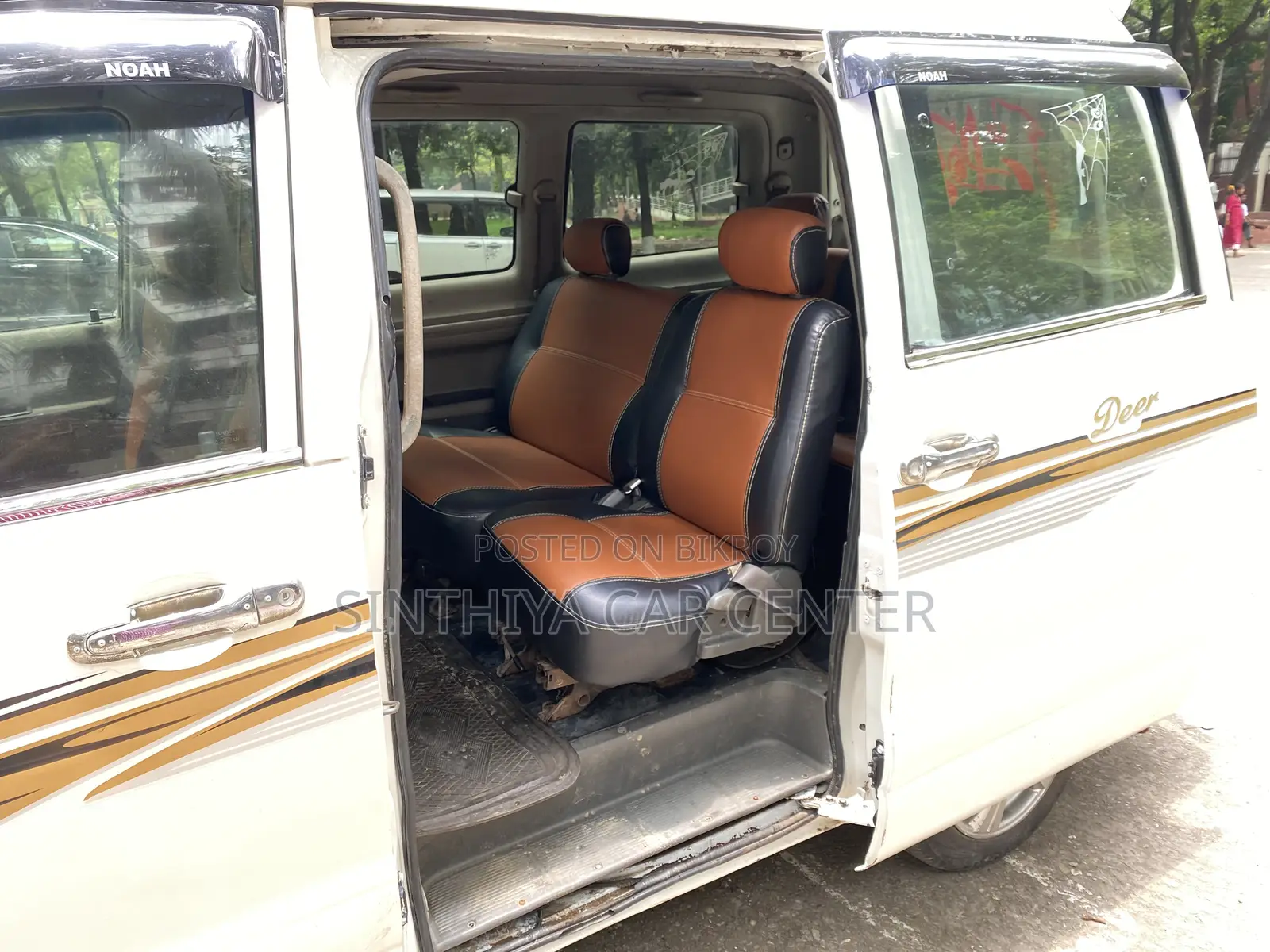 Toyota Grand HiAce 2001 White