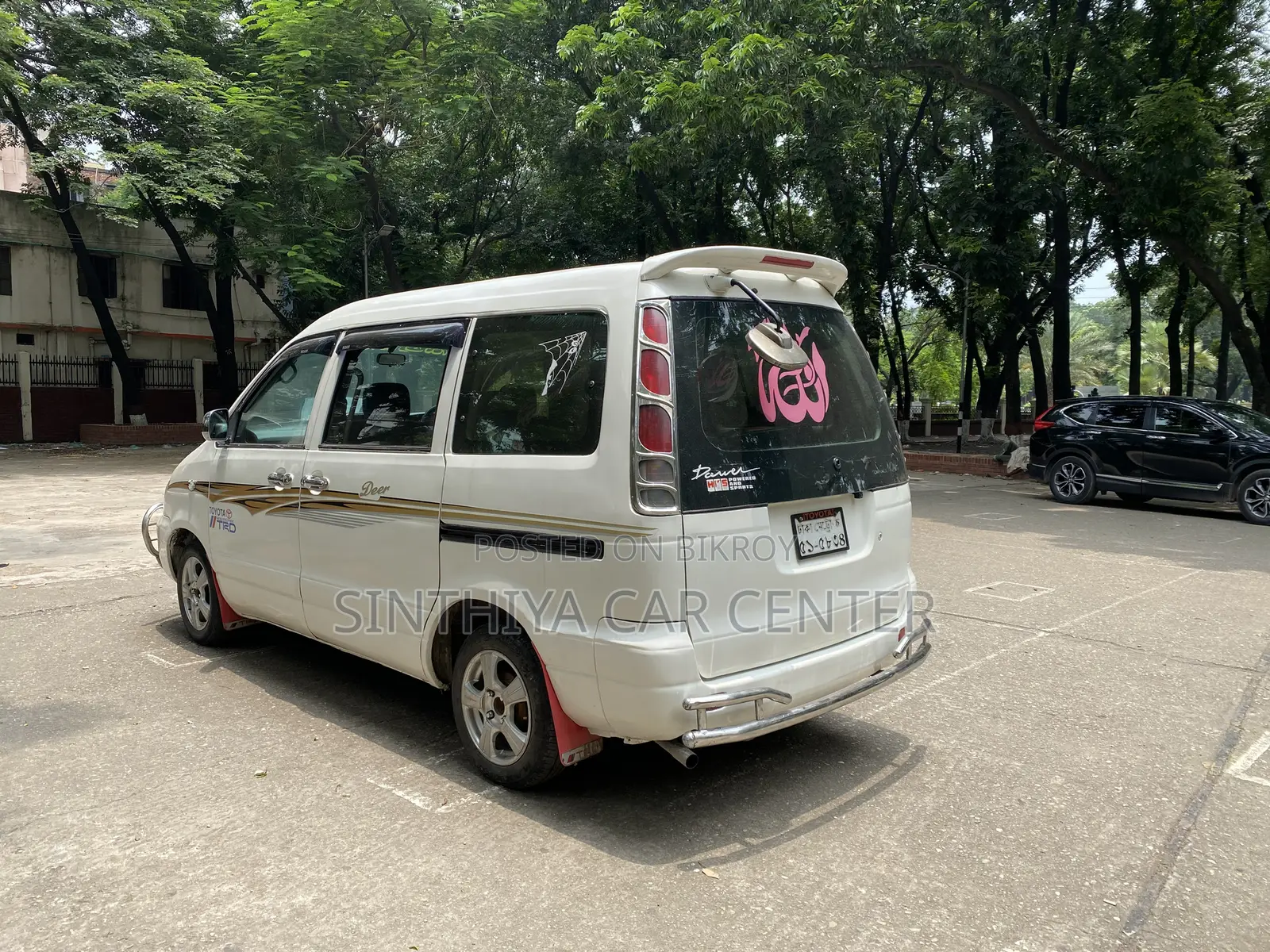 Toyota Grand HiAce 2001 White