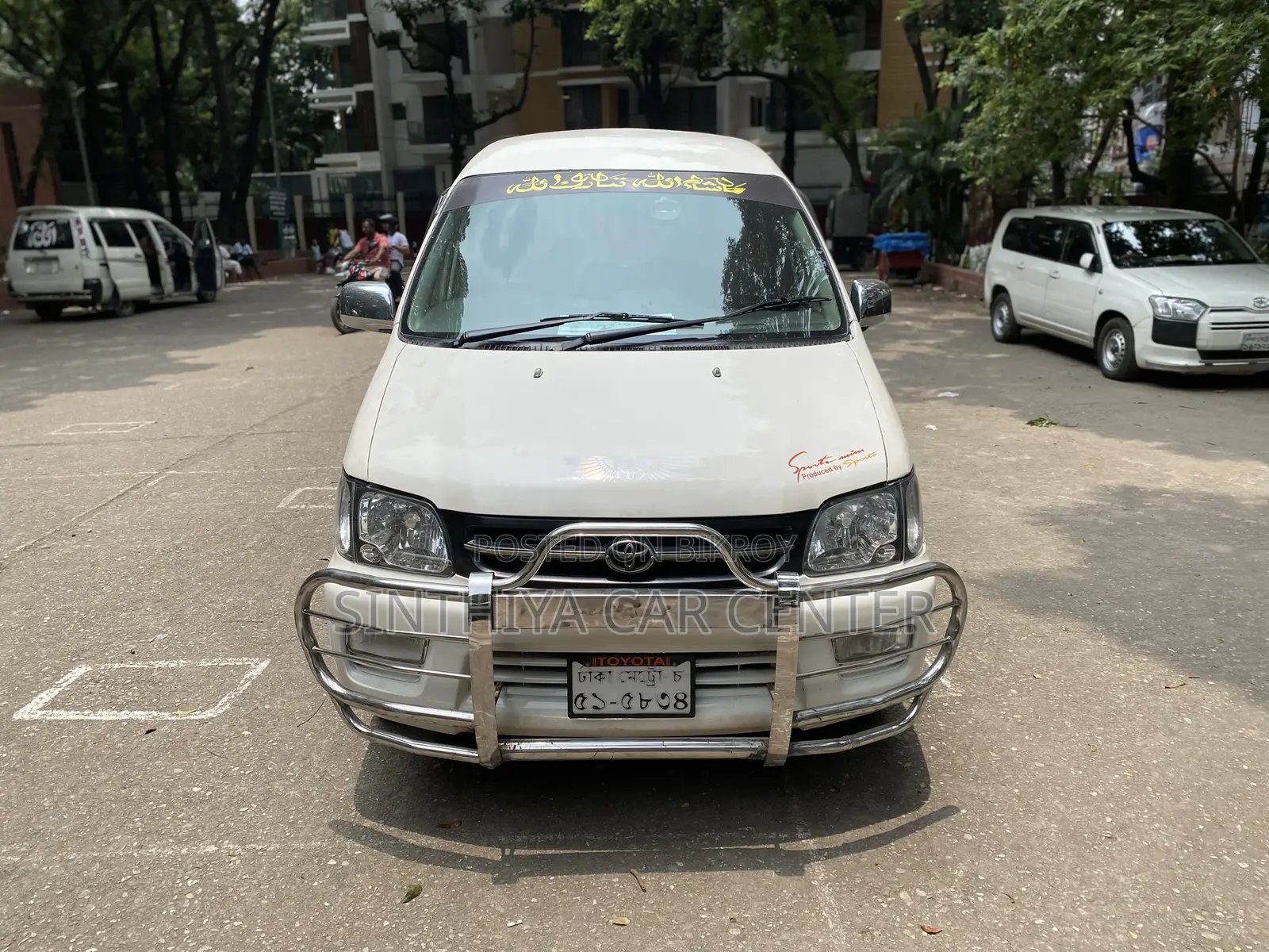 Toyota Grand HiAce 2001 White