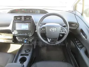 Toyota Prius 2021 Red
