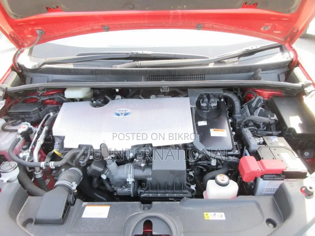 Toyota Prius 2021 Red