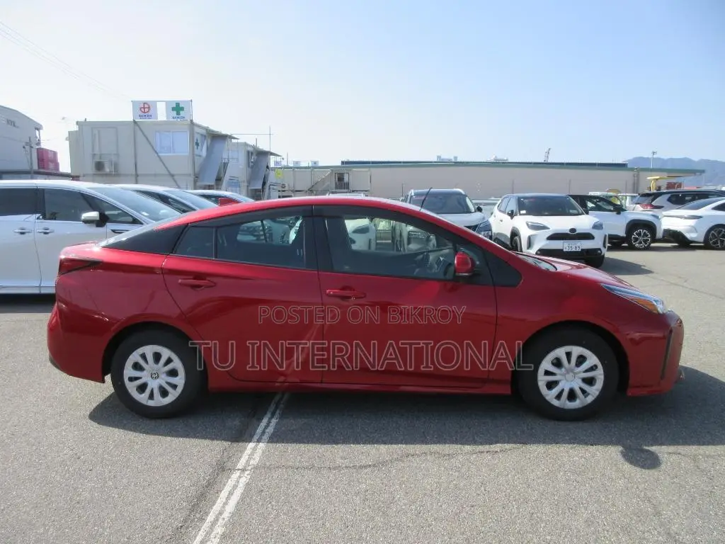 Toyota Prius 2021 Red