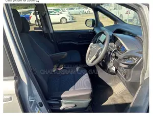 Toyota Noah 2021 Silver