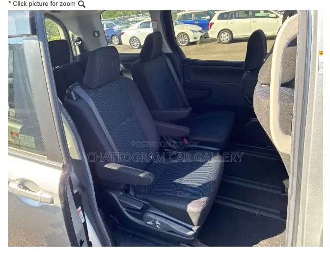 Toyota Noah 2021 Silver