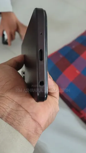 Vivo Y18 128 GB Purple